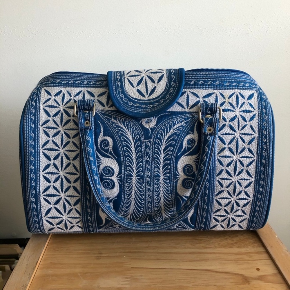 LAGA DESIGNS Blue Embroidered Handbag